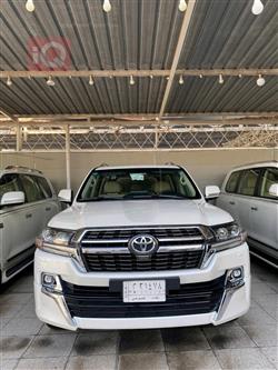 تۆیۆتا لاند کروزەر